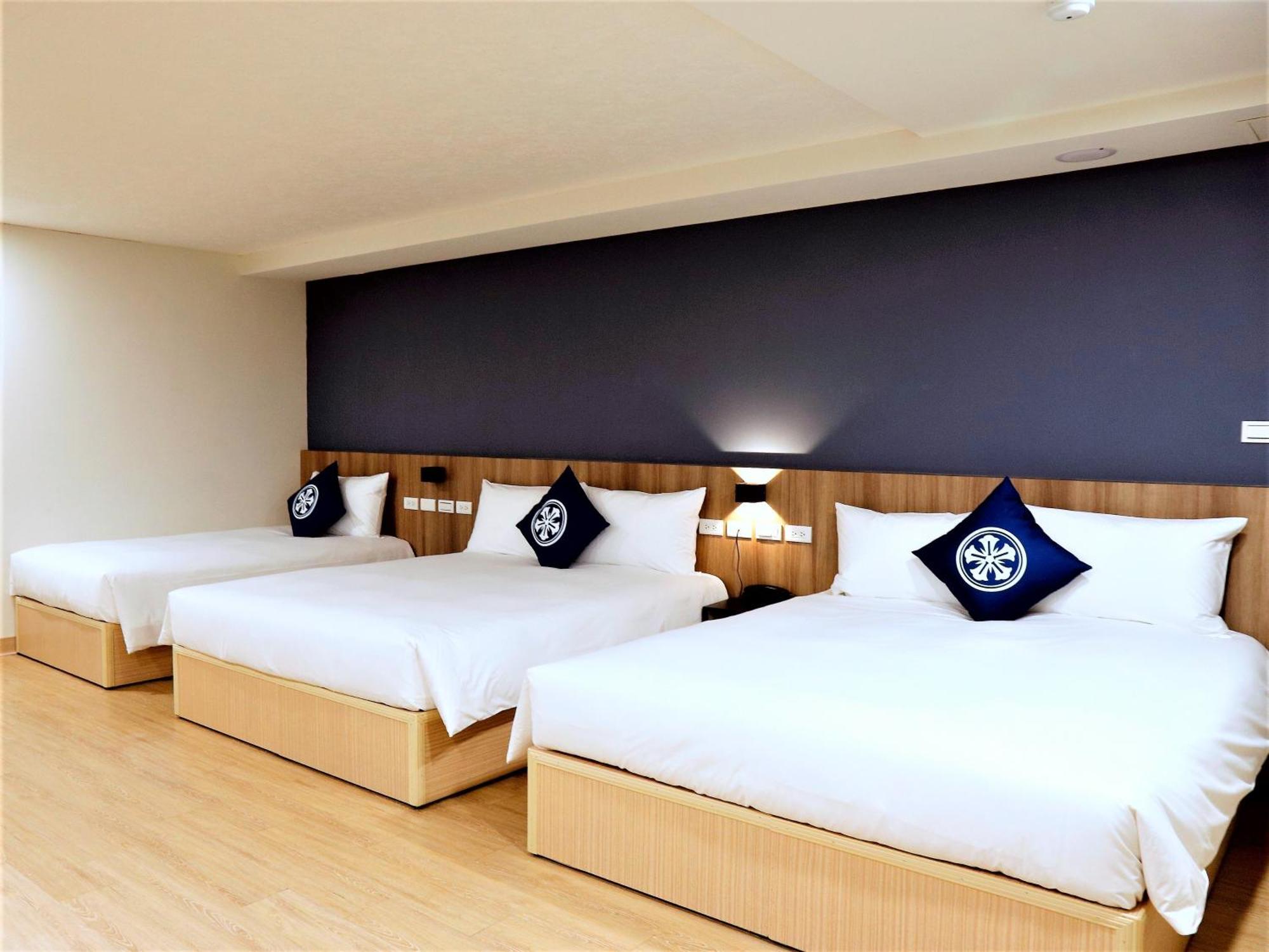 Holo Hotel Тайнан Екстериор снимка